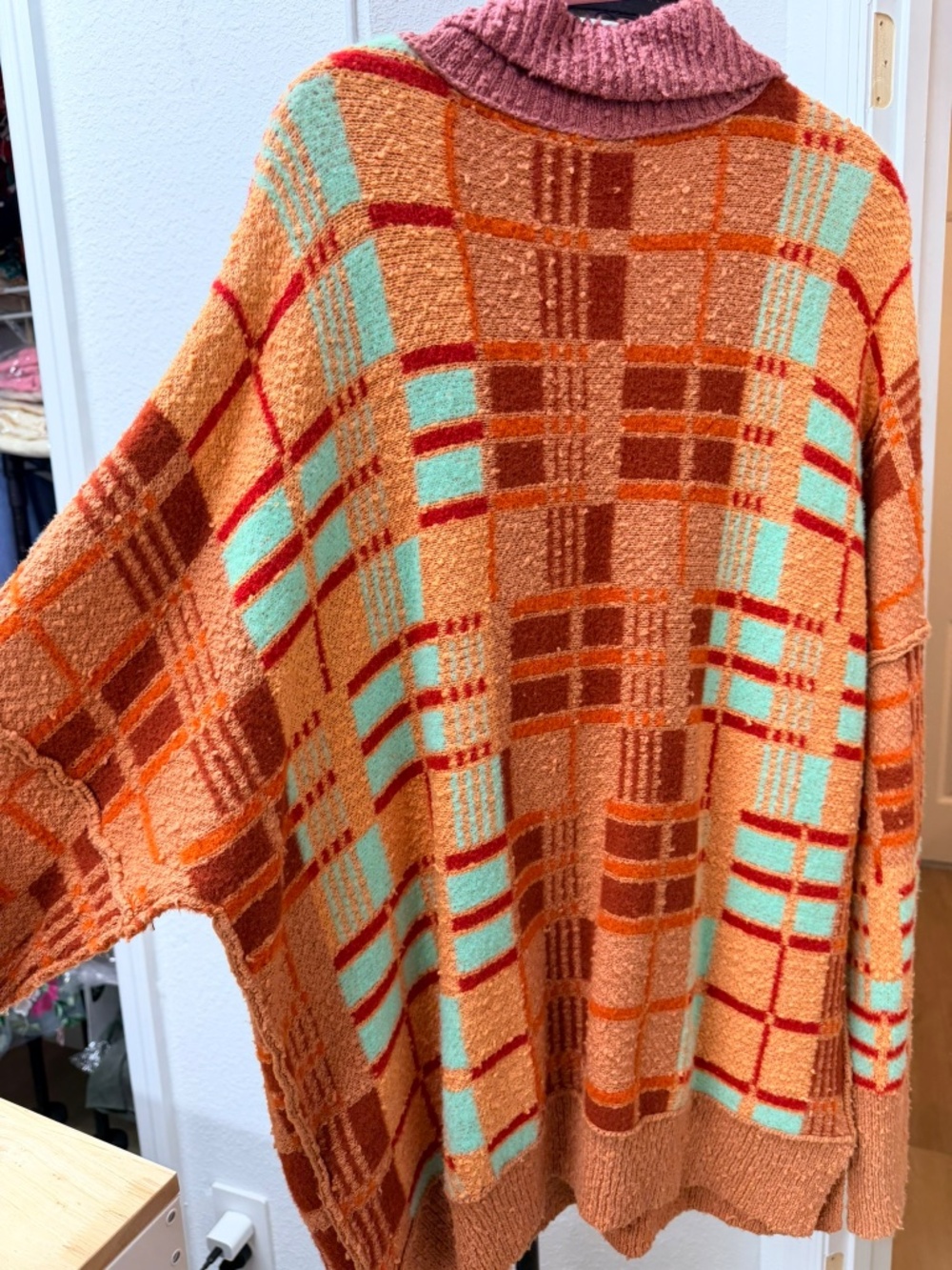 FREE PEOPLE - Oversize Sweater - Picture 4 of 5